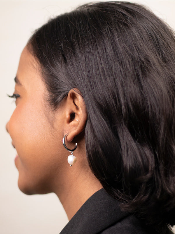 Pearl Drop Earrings 
