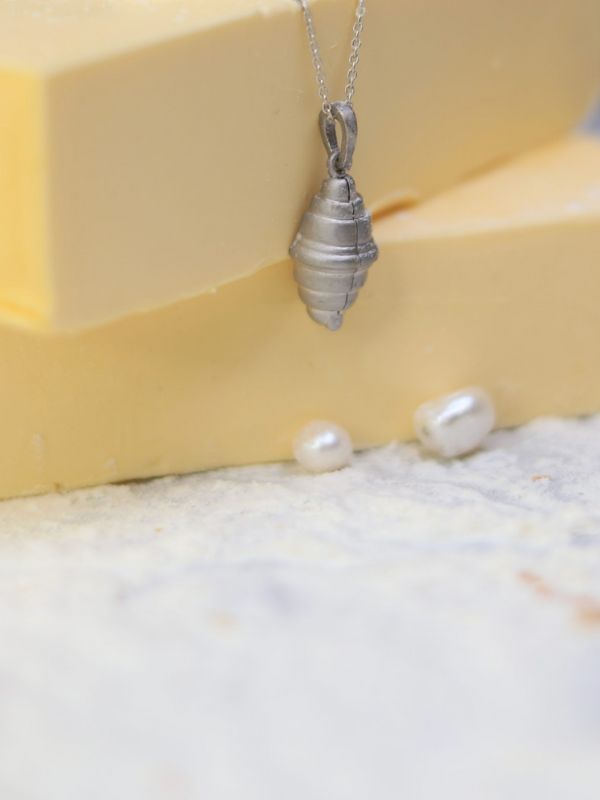 Butter Croissant in White Rhodium