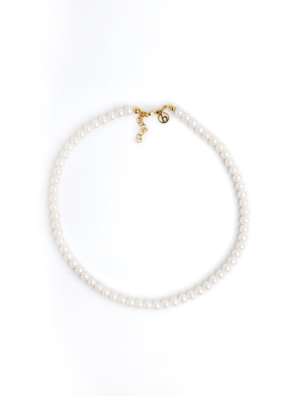 Pearl necklace in gold  | Butter & Co